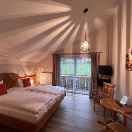 Hotel Fischer Am See ฟุสเซ่น ภายนอก รูปภาพ