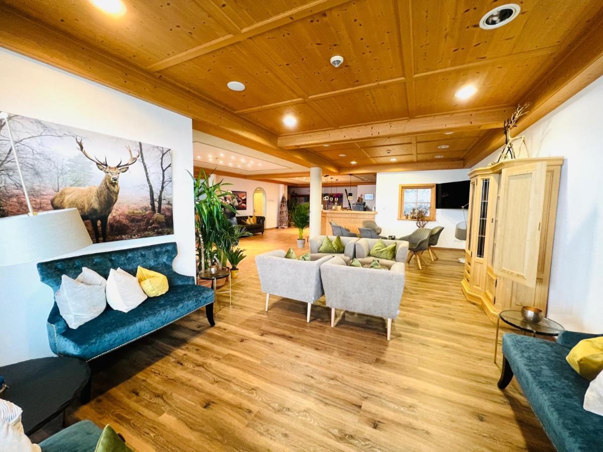 Hotel Fischer Am See ฟุสเซ่น ภายนอก รูปภาพ