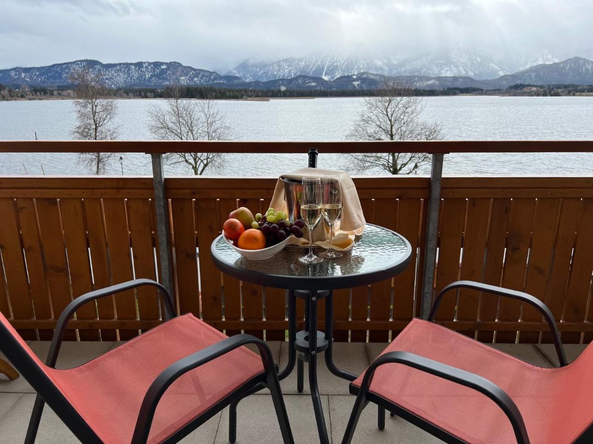 Hotel Fischer Am See ฟุสเซ่น ภายนอก รูปภาพ