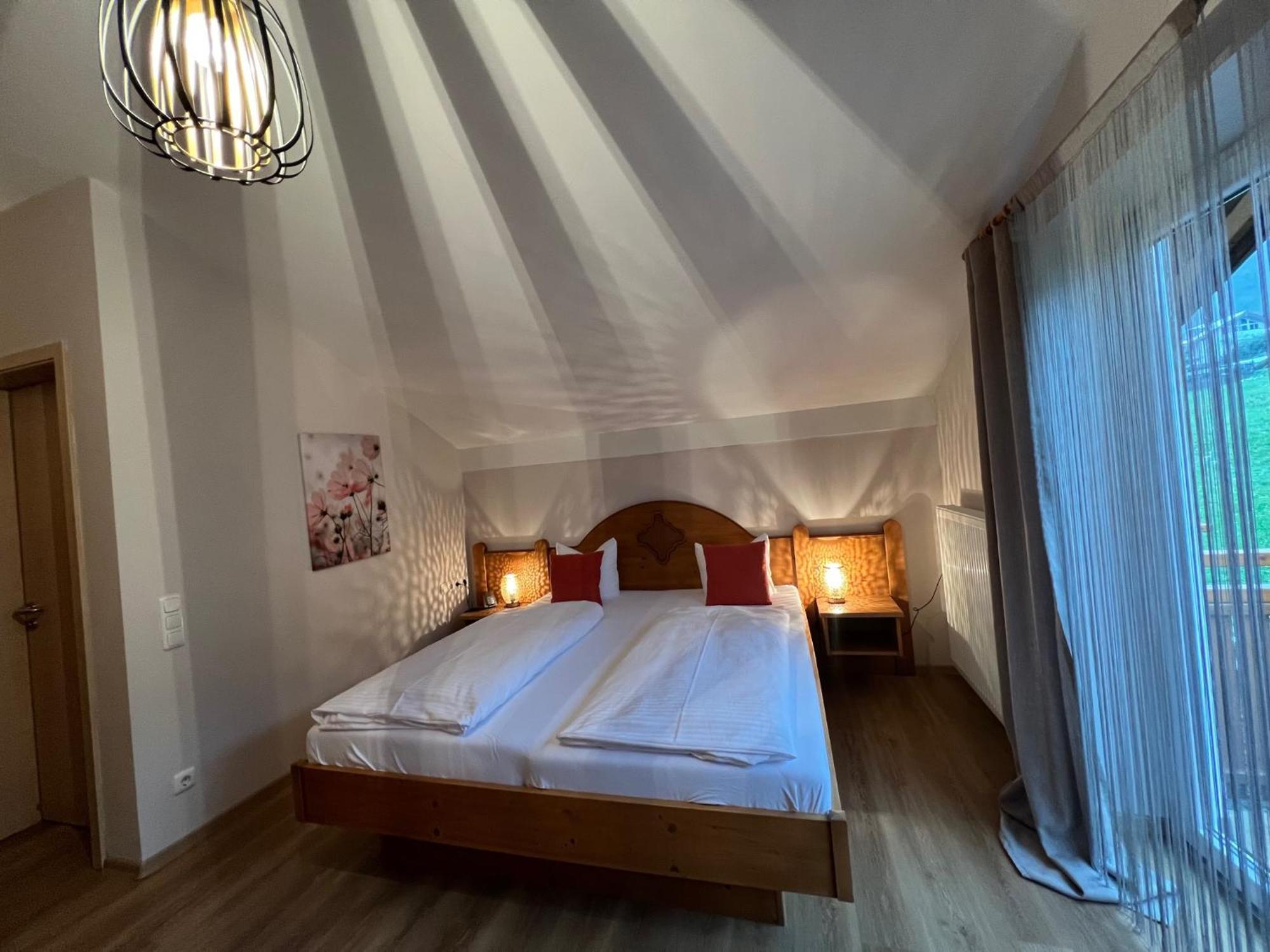 Hotel Fischer Am See ฟุสเซ่น ภายนอก รูปภาพ